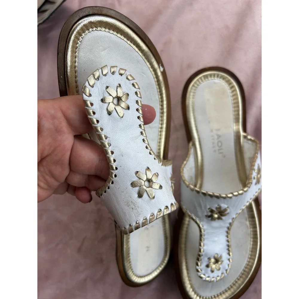 M. Paoli Thong Sandals Women's Size 7 White & Gold Floral Applique